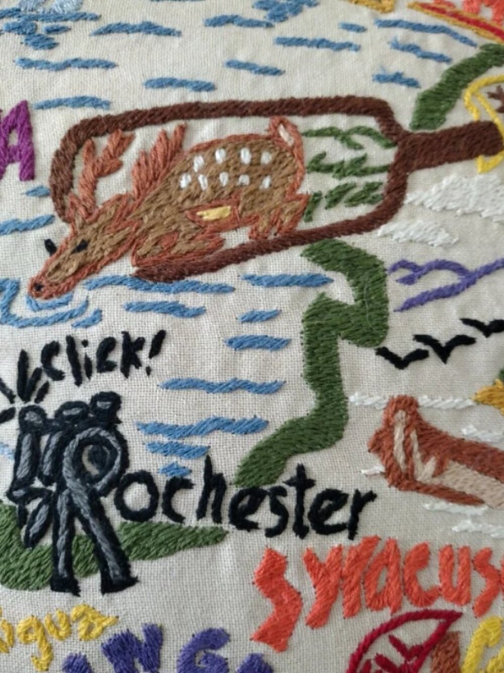 Catstudio New York Pillow Hand Embroidered, Iconic Places - Picture 6 of 16